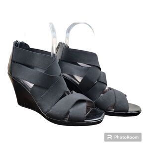 Kenneth Cole Reaction Women's Strappy Sandals Solid Black Back Zipper Size 7.5